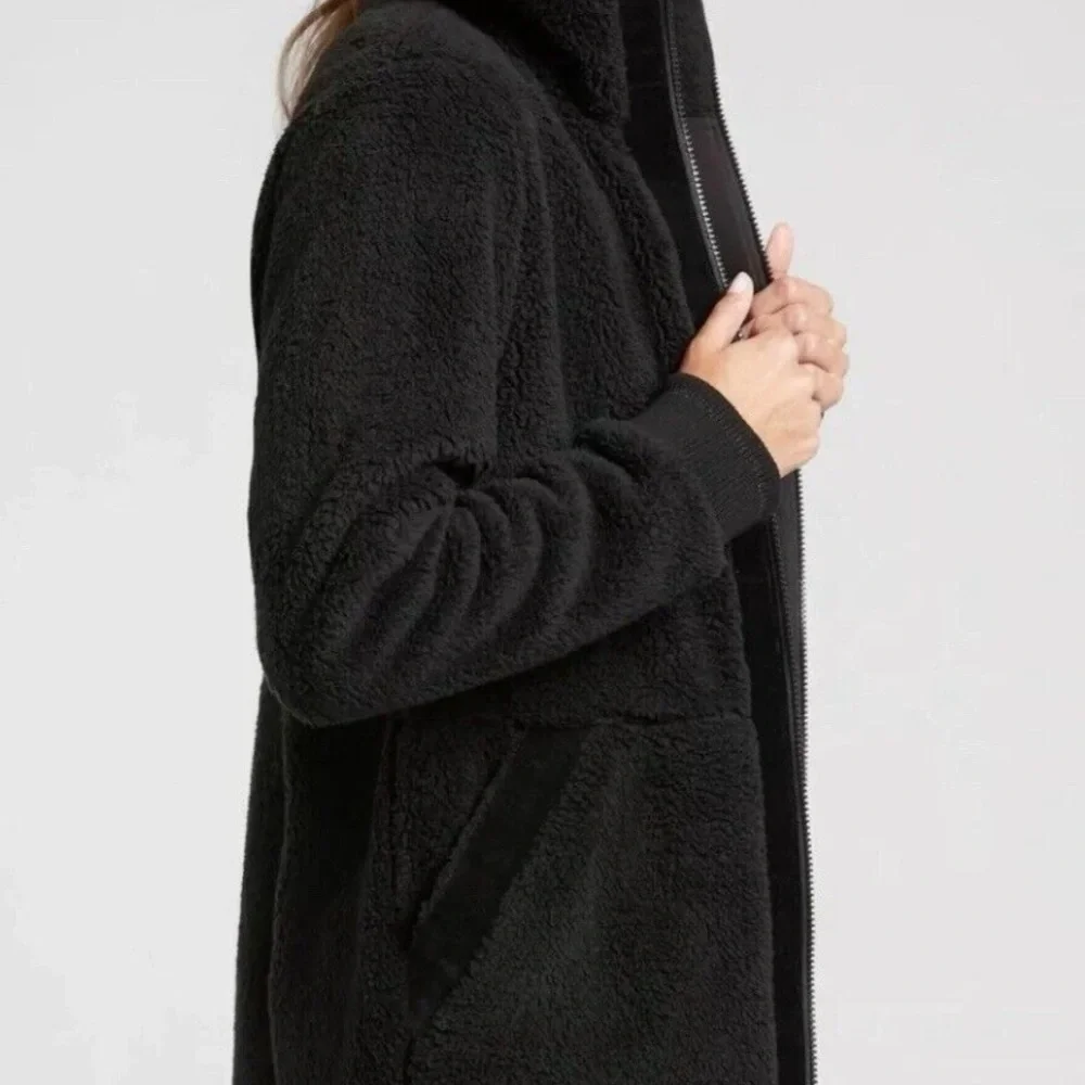 NWOT Athleta Tugga Jacket Black size Medium - Picture 3 of 4